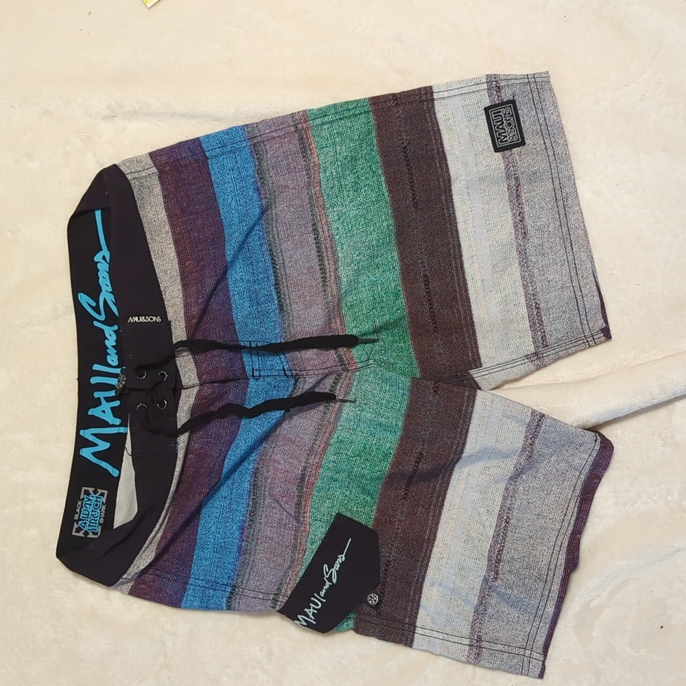 Maui and Sons swim trunks size 32